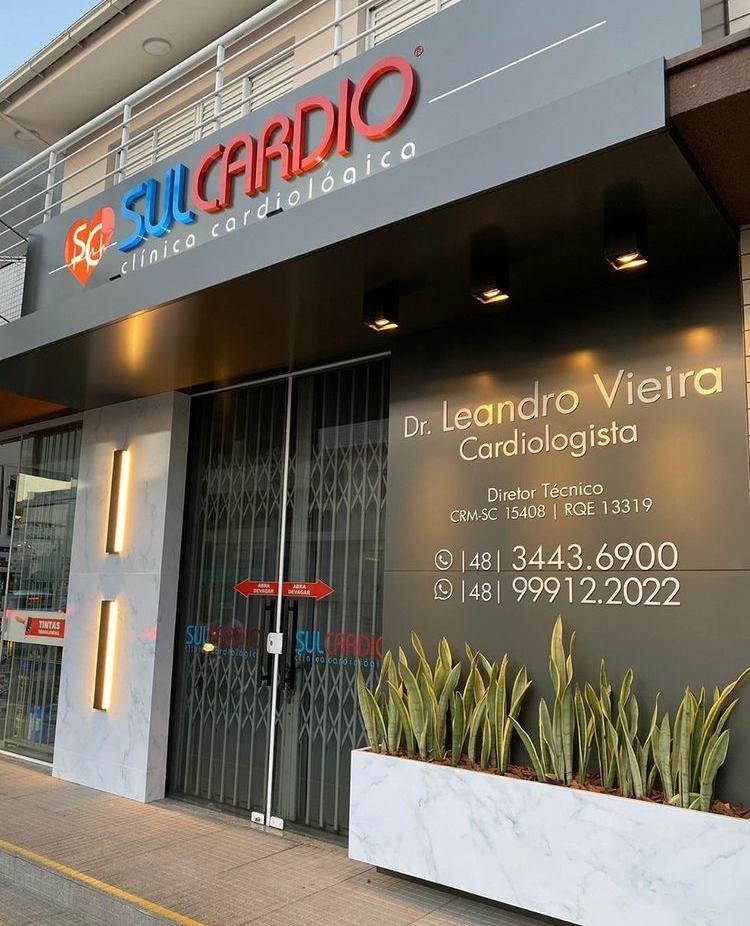 Consultório moderno da SULCARDIO Clínica Cardiológica
